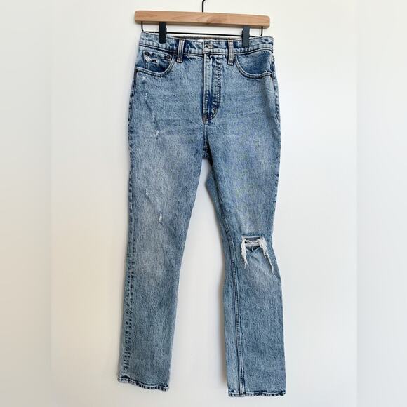 Abercrombie & Fitch 90s Skinny High Rise Distressed Jeans - Picture 2 of 16